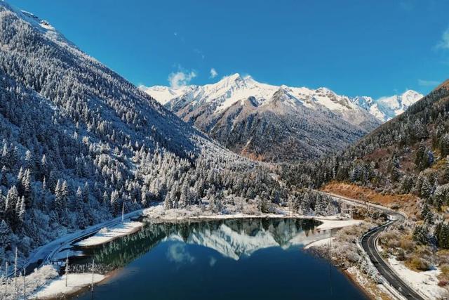 立即出发 | 直奔达古冰川，解锁第一份冬游攻略！