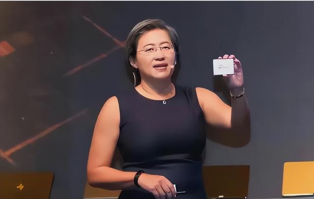 年薪4亿！美国芯片女王居然是中国人，在中国最艰难时她站了出来