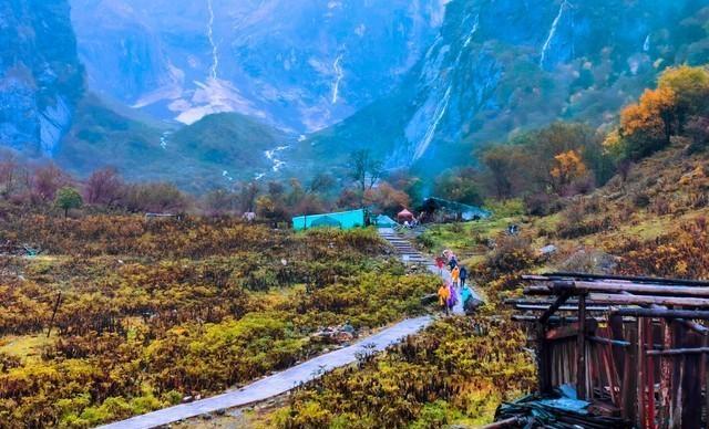 云南有一个绝美的村落，它藏在雪山脚下，人迹罕至，堪称世外桃源