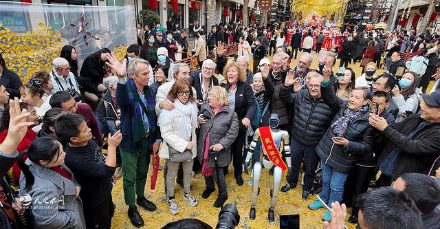 西班牙国际友人到访天水黄金大道 体验国人初冬浪漫狂欢活动!