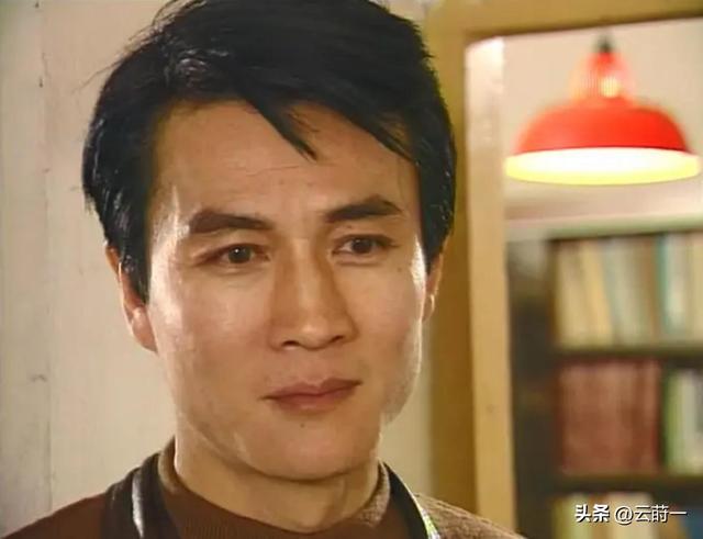 原来他早已去世，15岁演戏44岁走红，47岁患癌离世	，哥哥是熟面孔