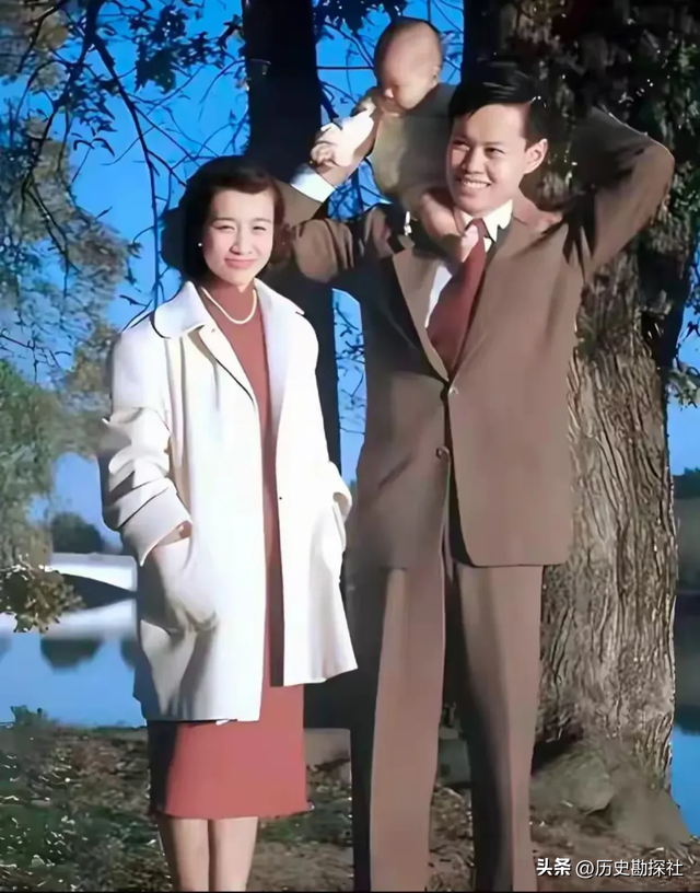杨振宁发妻杜致礼有多美？1949年在美国的留影，22岁的她气质不凡