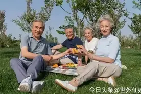 我退休10年，旅游8年，终于发现最适合老年人的旅游方式：绝妙！图片