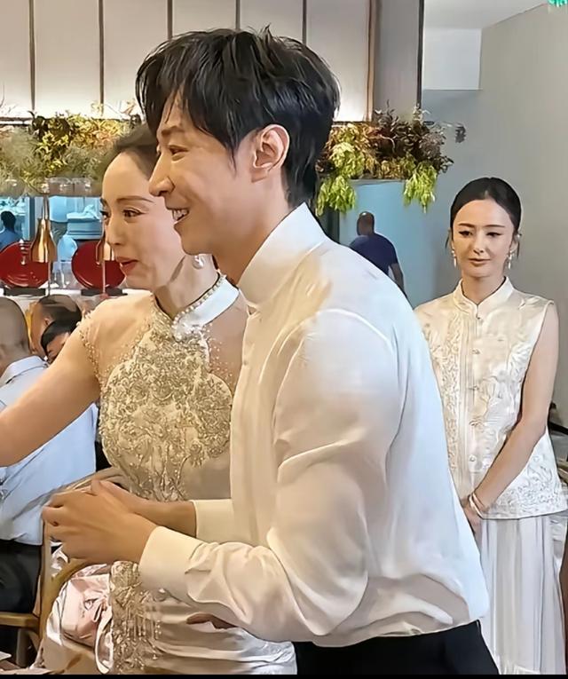 笑不活，佟丽娅发文祝福董璇新婚快乐，评论区都是唱反调的