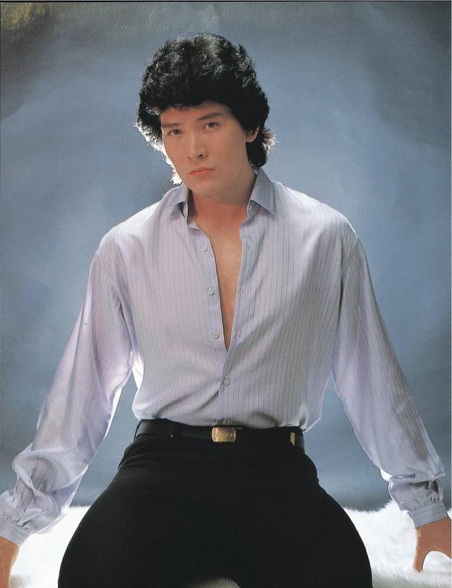 钱再多有什么用？64岁费翔不婚不育，终究为他“年少轻狂”买了单