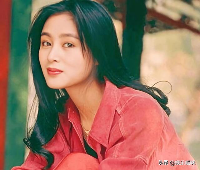 长得太美被导演占为己有，4年后生下大明星儿子，16岁开始争光了