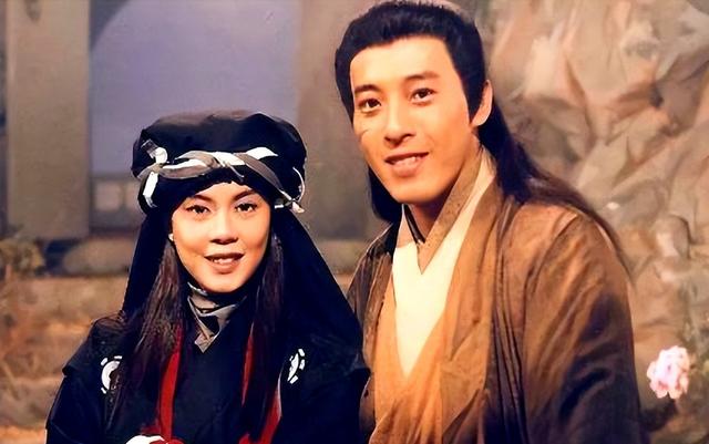 夫妻俩为了不变老，26年不吃肉不生子，近54岁近照不敢认