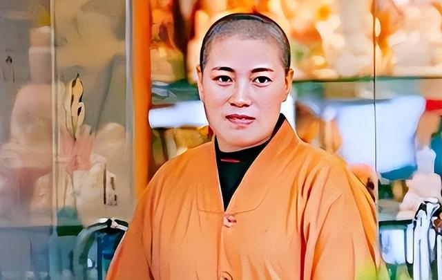 风流尼姑释智定：白天念经晚上夜店，东窗事发时，屋里还藏着假发