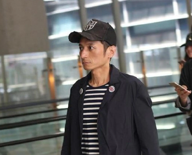 从主持人到"精神病"，49岁无妻无子的李维嘉	，给不婚人士提了个醒