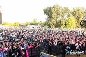 两万人一起“蹦迪”是什么体验？北京大运河音乐澎湃开唱图片