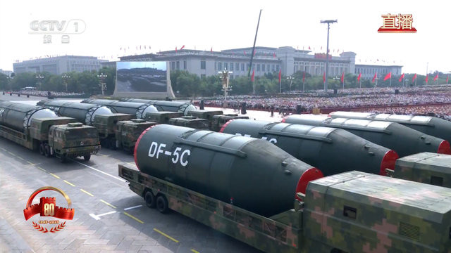 九三阅兵结束，解放军用东风核导弹，向全世界发出了“战略宣告”