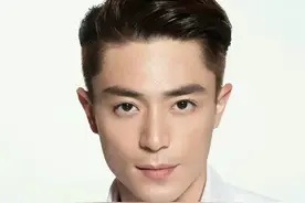霍建华“消失”四年终于复出了！图片
