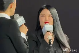 李湘打破身材焦虑，比身边主持人胖两倍！网友直呼有180了吧？图片