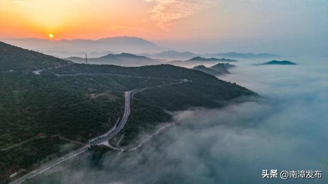 南漳：云雾缭绕 橘乡宛如仙境