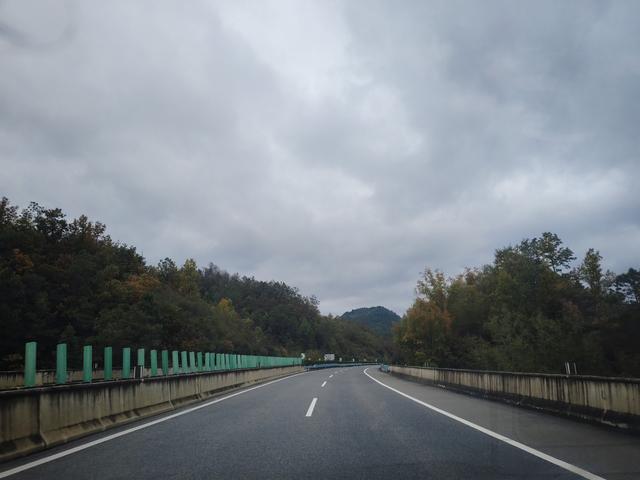 南行漫记：由四川宜宾去贵州兴义，面对重重大山路真的好难选