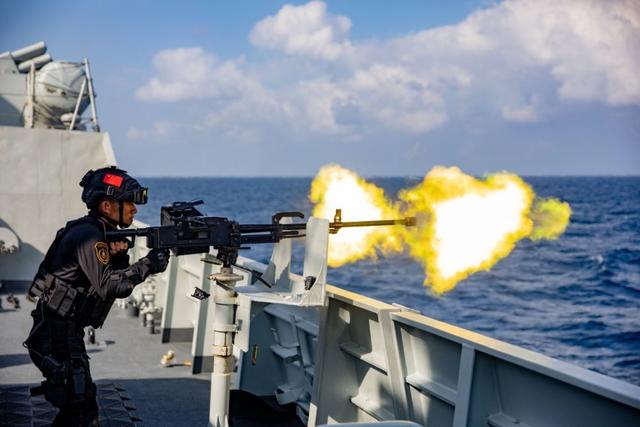 为了给日本撑腰，菲律宾的飞机闯入我国领空，不料掉入了天罗地网