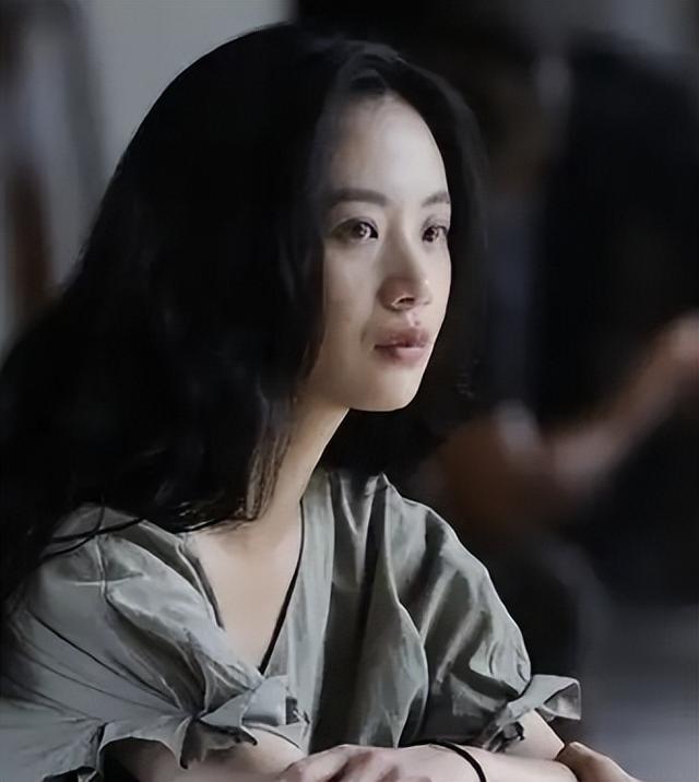 因耍大牌惨遭封杀，求拍“裸戏”上位！难怪连张颂文都嫌弃她！
