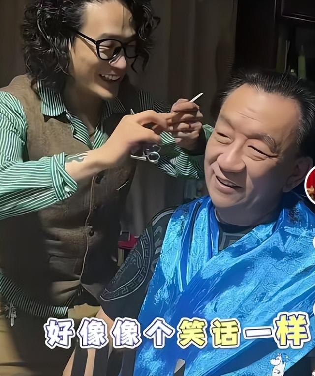 79岁侯耀华晚年凄凉！独居北京无保姆照料	，家里脏乱差环境寒酸