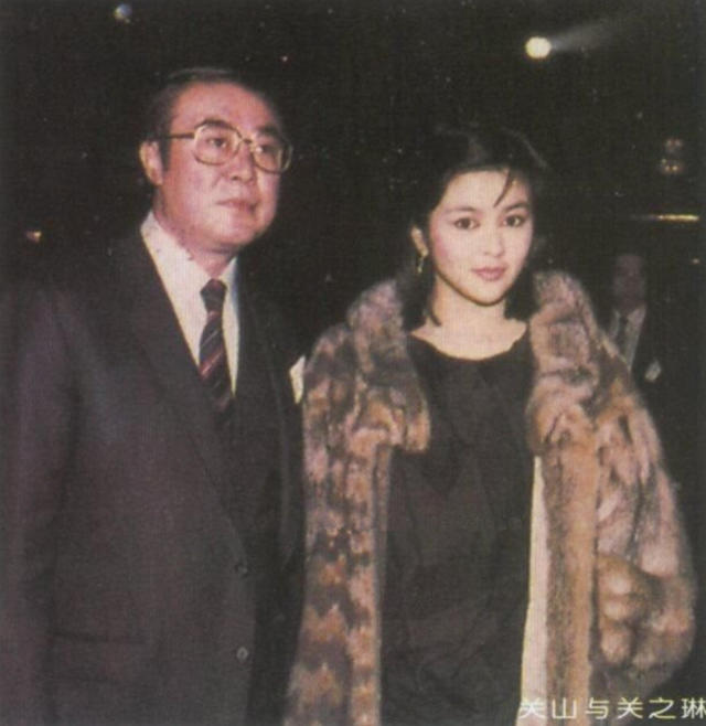 王晶评港圈四大美人：青霞男相，嘉欣没肉，祖贤腿丑，她最完美