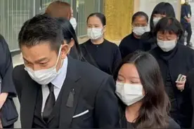 刘德华12岁女儿近照曝光，超千万富养大的女儿，没想到长成了这样图片