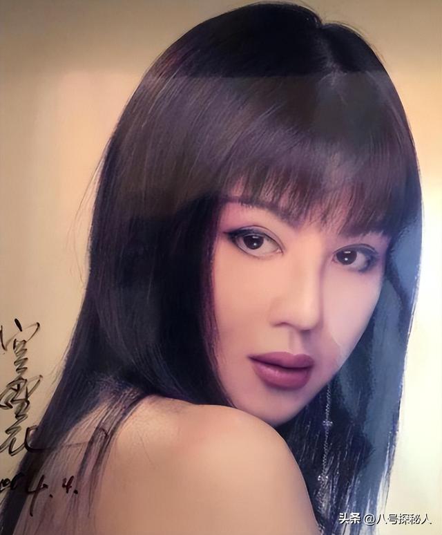 她是中国第一美妇，坐牢、离婚、拍三级片，还因太美被克林顿接见
