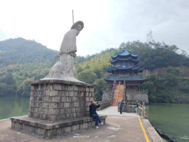 2025秋游：严子陵钓台 . 黄公望隐居地