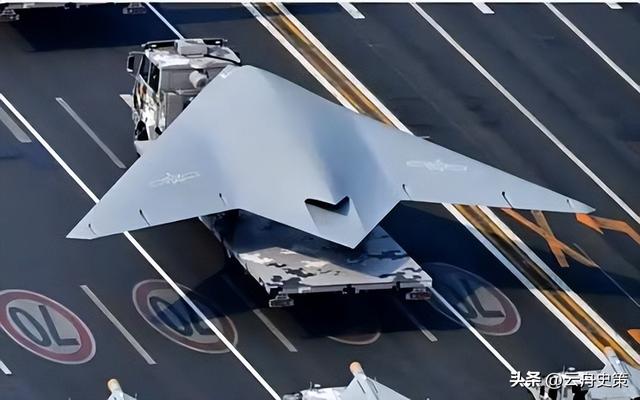 高市早苗通知全球，不撤回涉台言论，话音刚落，解放军攻击11亮相