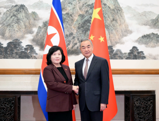 朝鲜高规格接待中方代表，北京电话接踵而至	，当场让金正恩笑开花