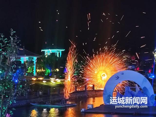 打铁花、烟花瀑布……“盬湖新夜·飞天盛宴”全新升级登场