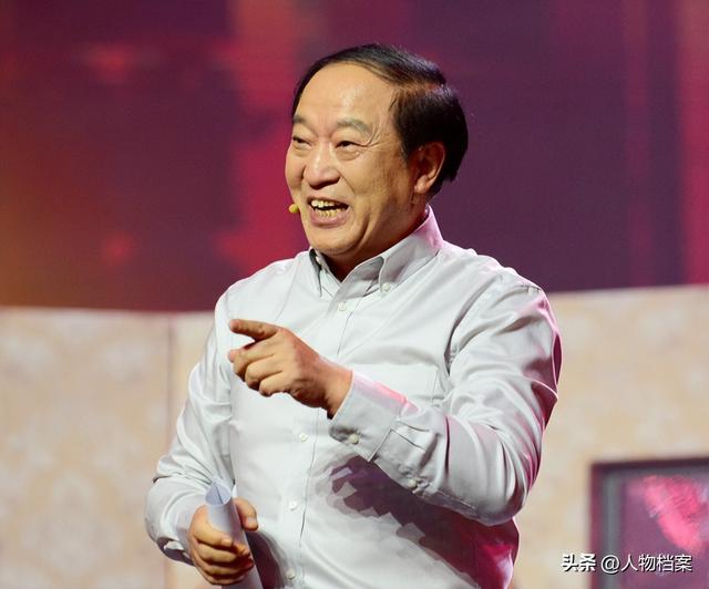 冯巩也没想到，家产尽失的牛群，如今终于找到了晚年的“依靠”