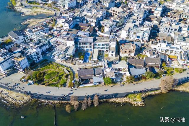 在洱海边感受“S”形的蜿蜒，无意间便按下了生活的暂停键