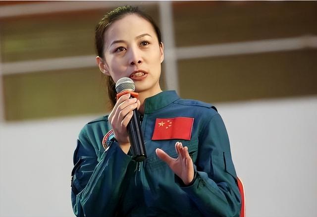 航天英雄王亚平有多重要？国家精兵贴身保护，吃饭都有专供