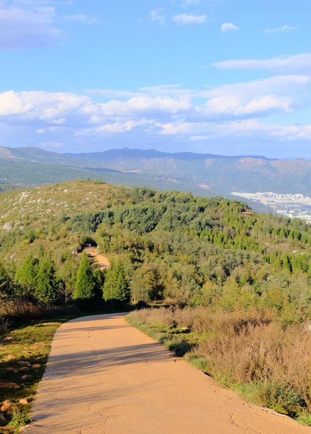 昆明人速冲！长虫山最后一个登山周末，错过等半年！