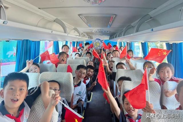 搭上大巴，来一场说走就走的国防walk！柘林镇“海防泱泱”全民国防教育大巴投入试运行
