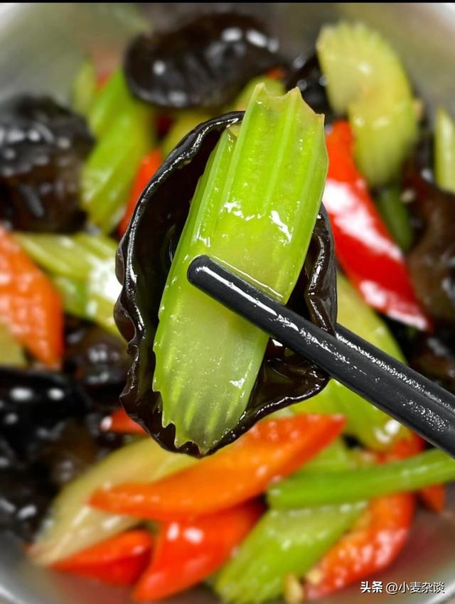 被称为“通便王”的4种菜	，建议：3天吃1次，润肠排毒，舒服过冬