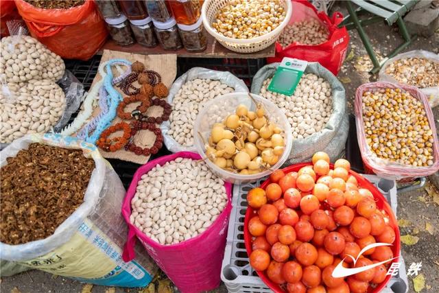 金叶映古驿！妥乐千年诗意，此刻正当赴