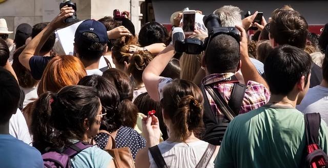 没有回旋余地，中国下令直接收回，17万日本人泪奔，高市闯祸了！