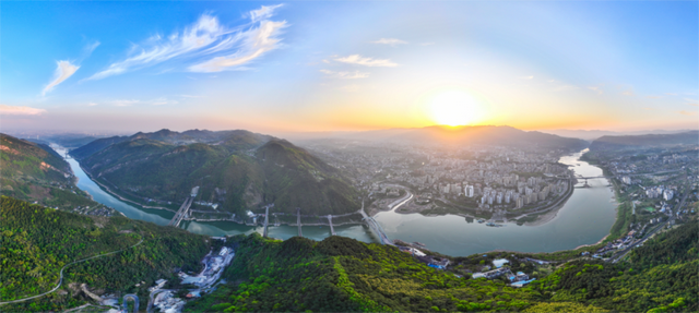 地名里的重庆 | 北碚龙凤桥街道：从百年石拱桥到“八桥叠翠”的蝶变