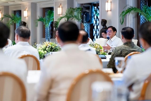 美国暗中支持，菲军方要发动政变？新总统已传出，马科斯连出两招