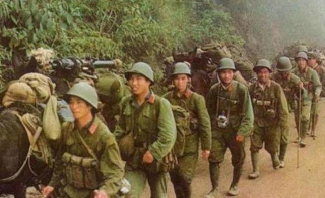 血的教训：行军途中遭遇突袭队伍竟方寸大乱，毫无抵抗能力
