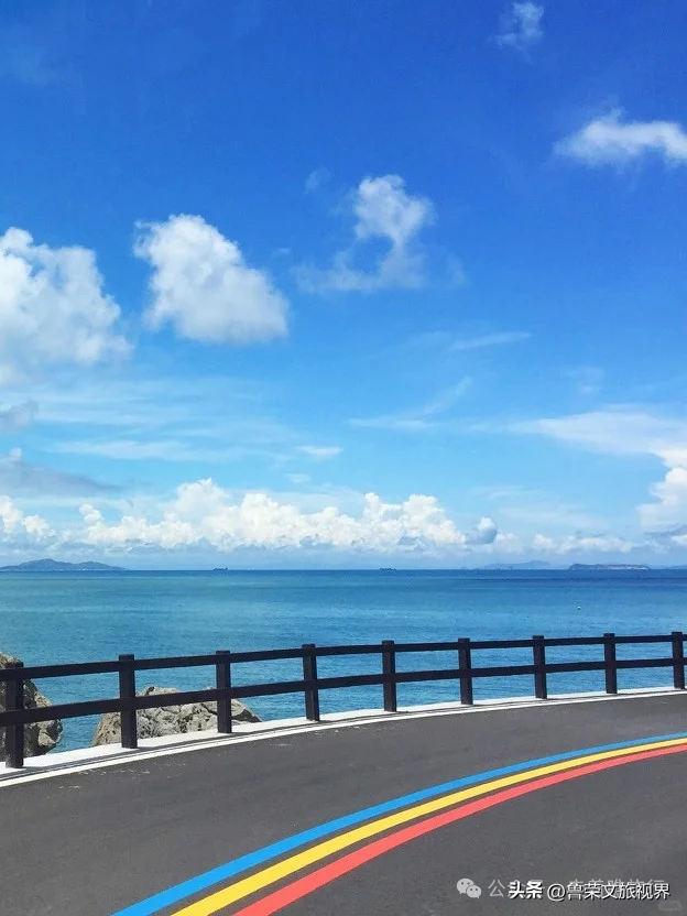 人少景美的宝藏小县城：藏着绝美海岛，一半草原一半海
