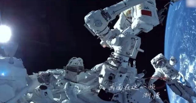 神舟二十一号发射！4只小鼠被带进太空，航天员手腕黑带不简单