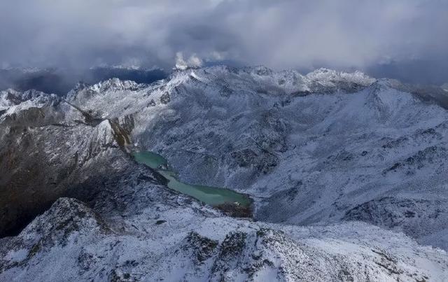 达古冰川冬日雪景图鉴，每一帧都能当壁纸