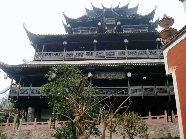 走进张家界土司城，邂逅土家千年文化与世界吉尼斯奇迹