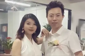 二婚嫁给初恋 同居半年后奇幻的情感起伏！每个晚上对他又爱又怕！图片
