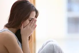 女生不反抗你摸她的手说明什么，五种答案图片