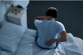 夜尿多，是肾不好吗？医生直言：晚上起夜超过3次，早点去医院看图片