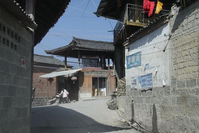 从北京自驾到云南 感受抗战之十一：国殇墓园