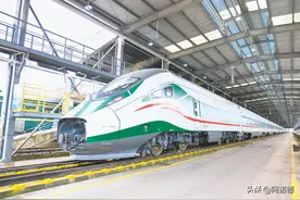 广西进沪普速列车换新颜，首次更新为两对D字头复兴号动集列车图片