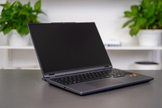 5000预算RTX5060游戏本抱回家 机械革命蛟龙16Pro评测